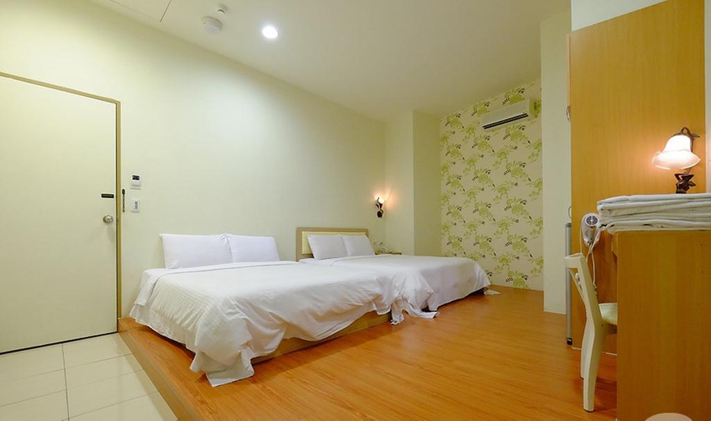 Green Park Commercial Hotel Tainan Exterior photo